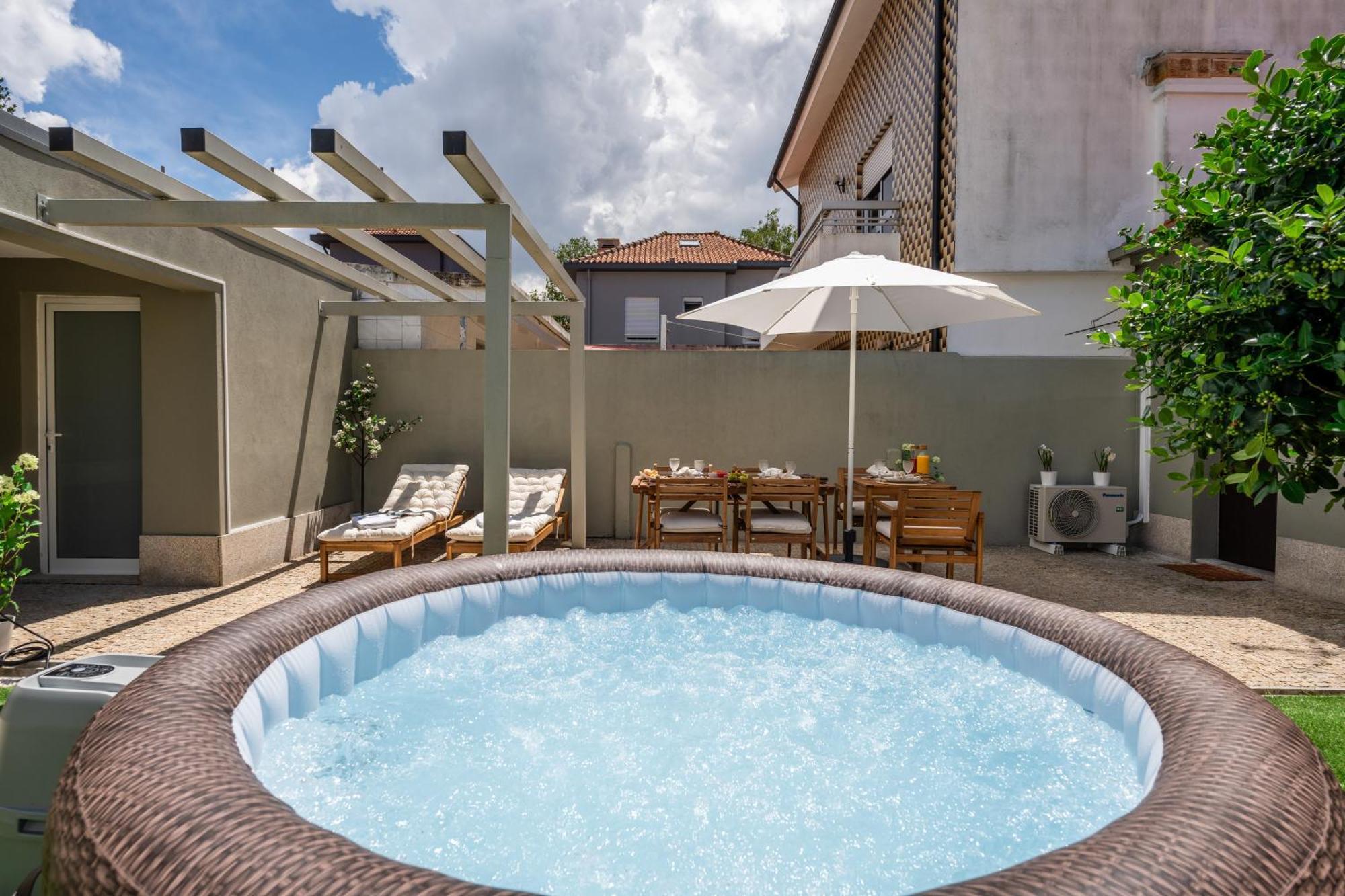 Сasa de vacaciones Host Wise - Terrace Delight House W Private Jacuzzi Oporto